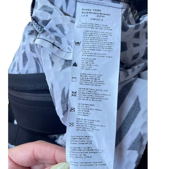 Joseph Ribkoff Full Zip Vinyl Shimmer Striped Floral Jacket Black White Size 12 - Picture 13 of 15